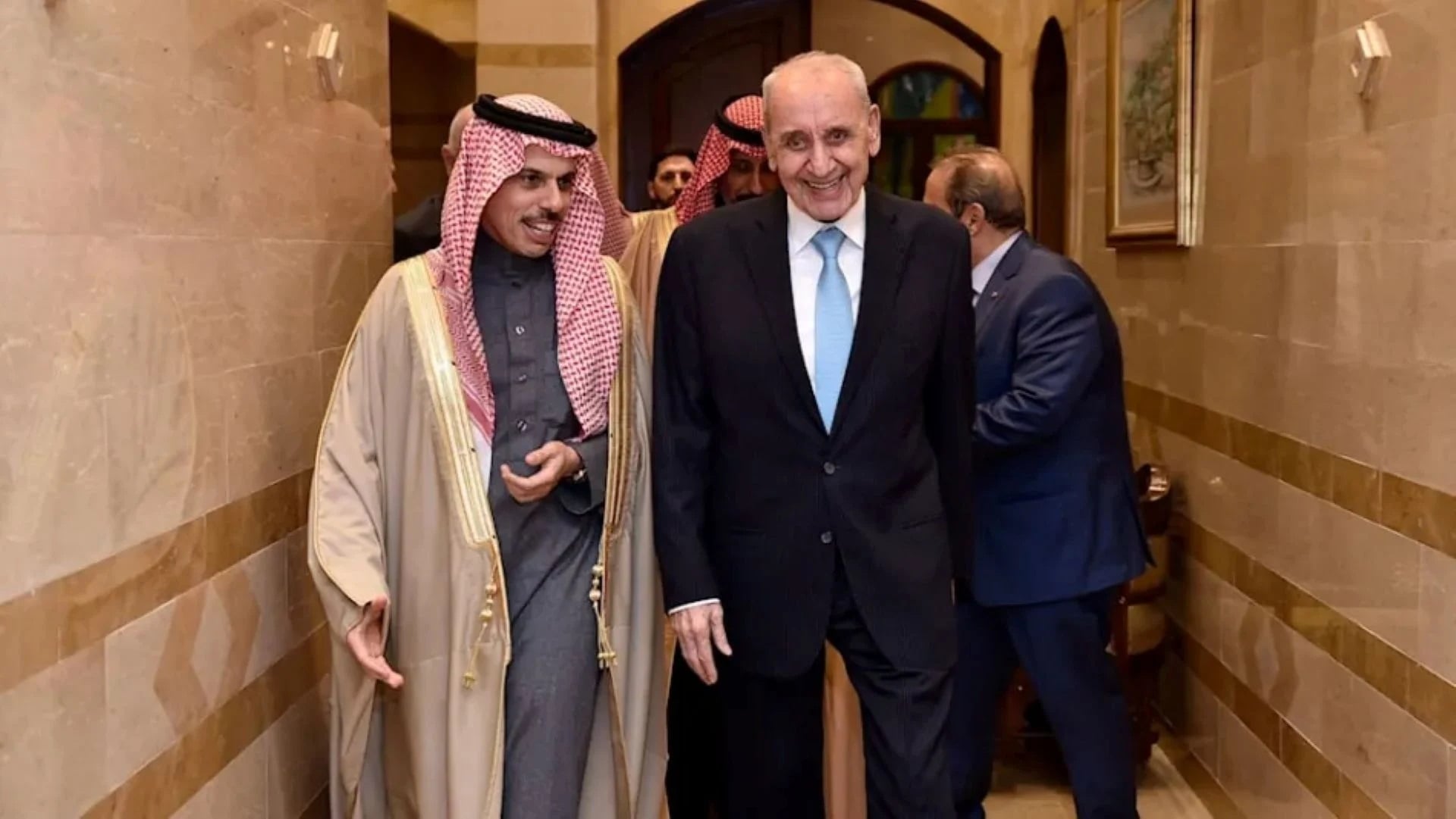 دخول سعودي على خط المساعي للتهدئة والتفاوض... المسار الثنائي بعد جولة واشنطن وعون للقاء ترامب